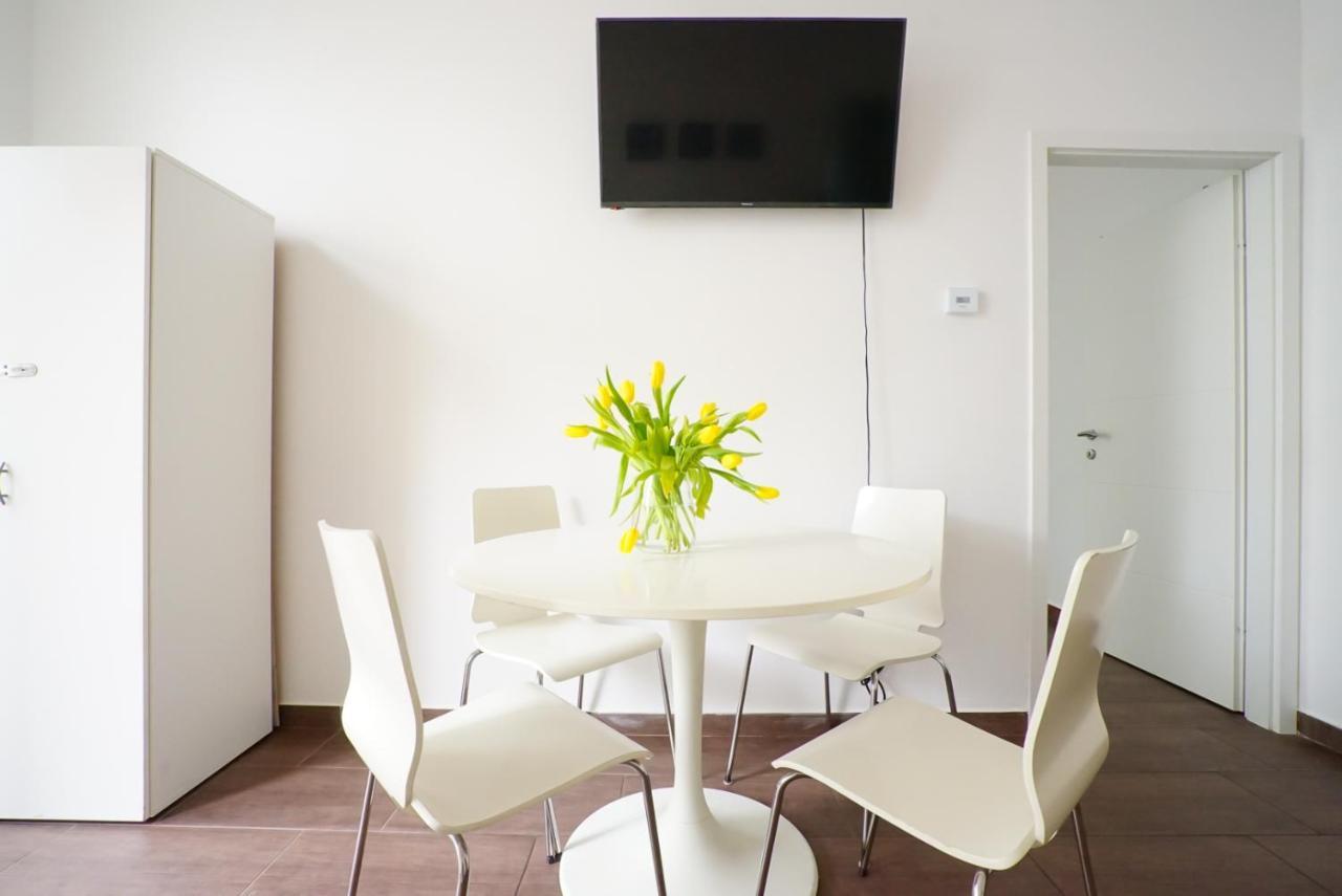 Wonderful Big Near Yppen Market Apartment