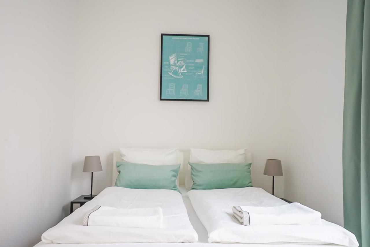 Wonderful Big Near Yppen Market * Wien