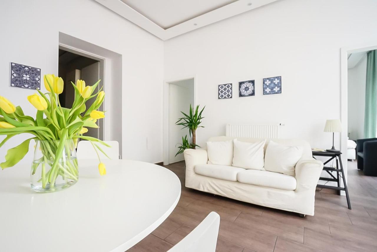 Wonderful Big Near Yppen Market * Wien