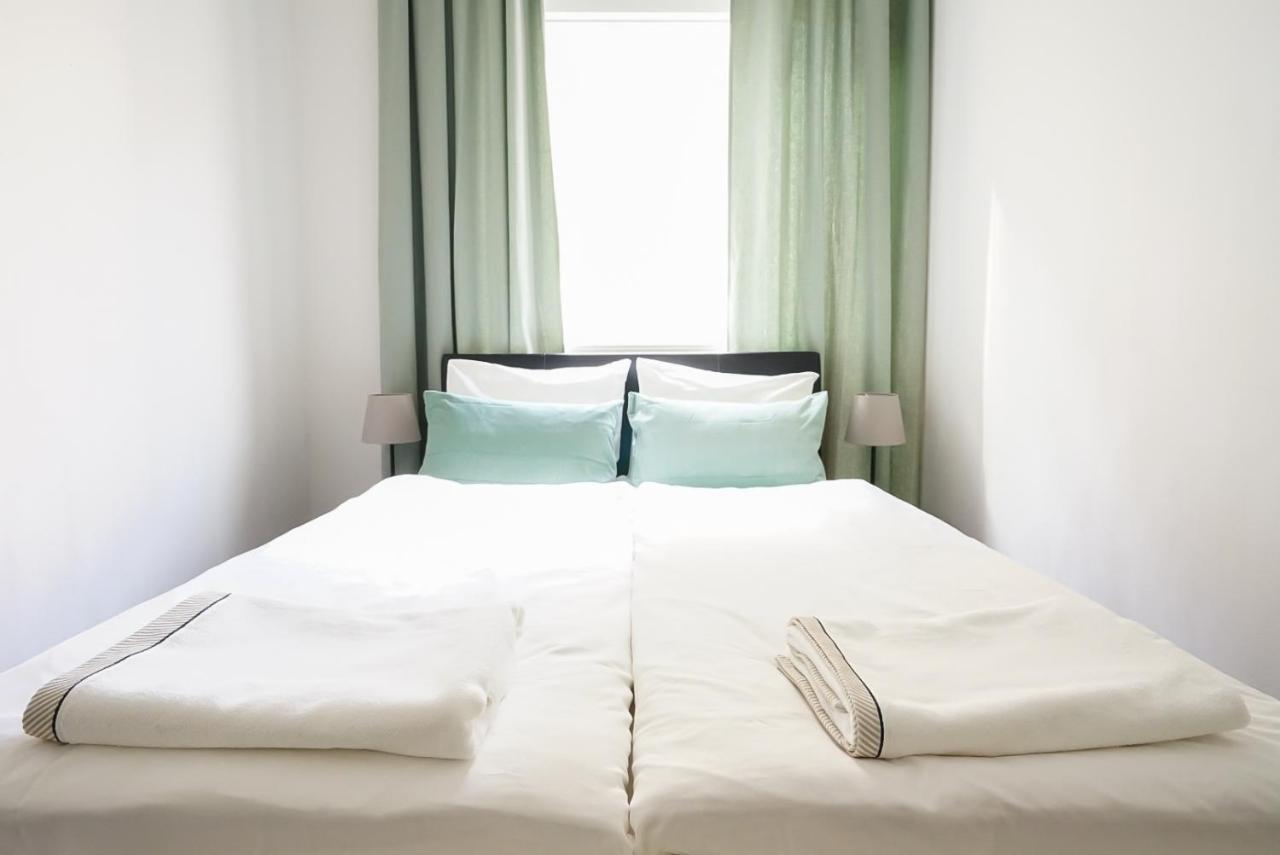 Wonderful Big Near Yppen Market Apartment